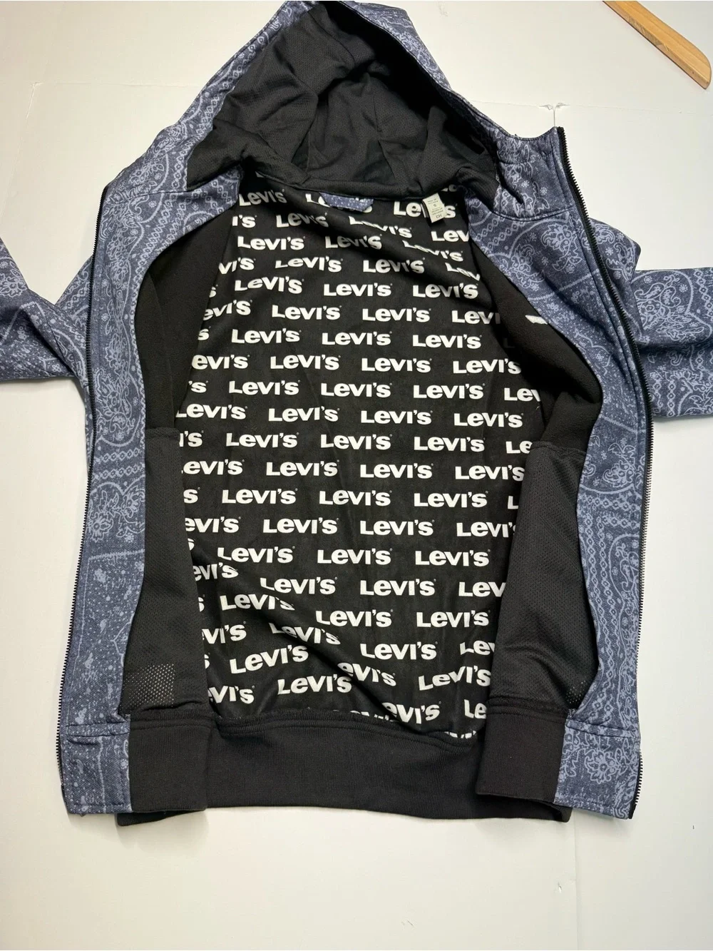 LEVI'S Water Resistant Jacket Hooded Full Zip Paisley Print Men’s Small NWT
